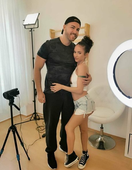 pornforce pornographic model pictures