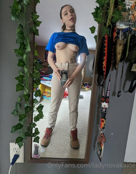 ladynovakaine hot pornstar pic