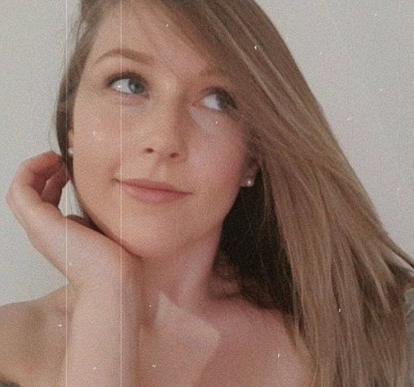 Elizabeth Height nude star images