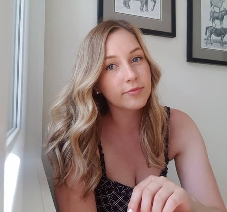 Elizabeth Height pornstar exclusive img