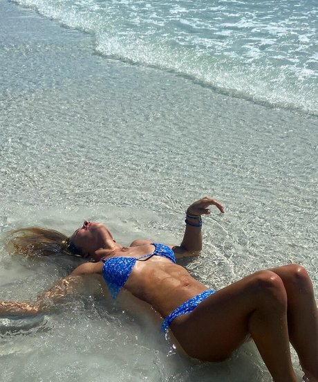 Isabella DuCharme sex model images