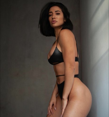 Alicia Arrietta pretty actress picture