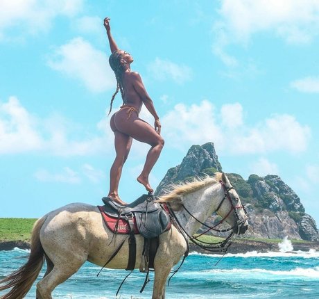 Dandara Mariana perfect pornstar image