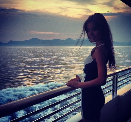 Guerlain model high quality pic