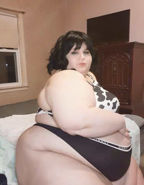 big booty latina onlyfans top photo
