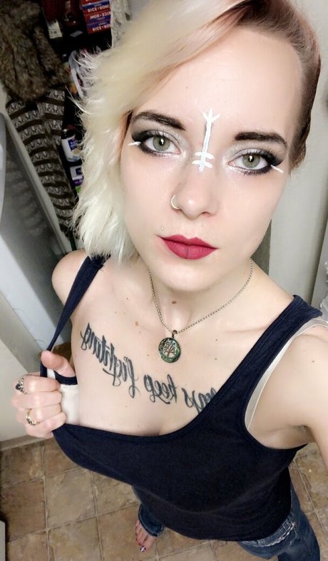 valkyriequeen27 naked star galleries