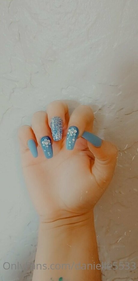 danielle5533 model sex picture