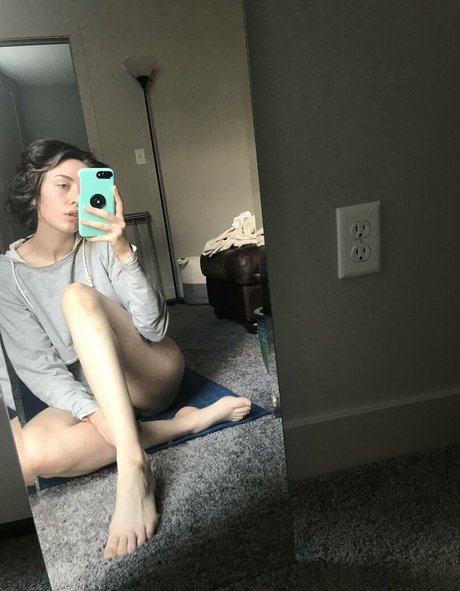 miaxcosta model exclusive img