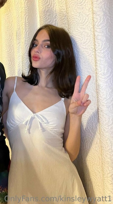 Kinsley Alyse Wyatt model nice galleries