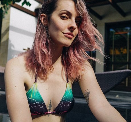 Karen Bachini perfect actress picture