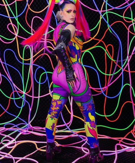 Karen Bachini best model gallery