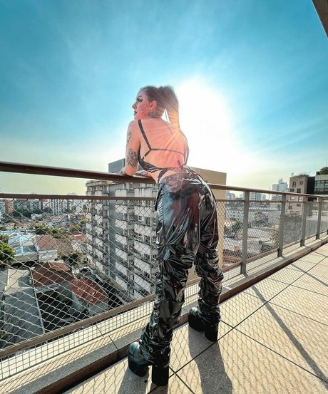 Karen Bachini sex actress gallery