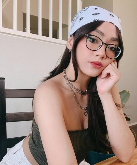 honeebelle model beautiful picture