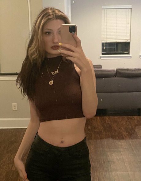 alanamariexo nude actress pictures