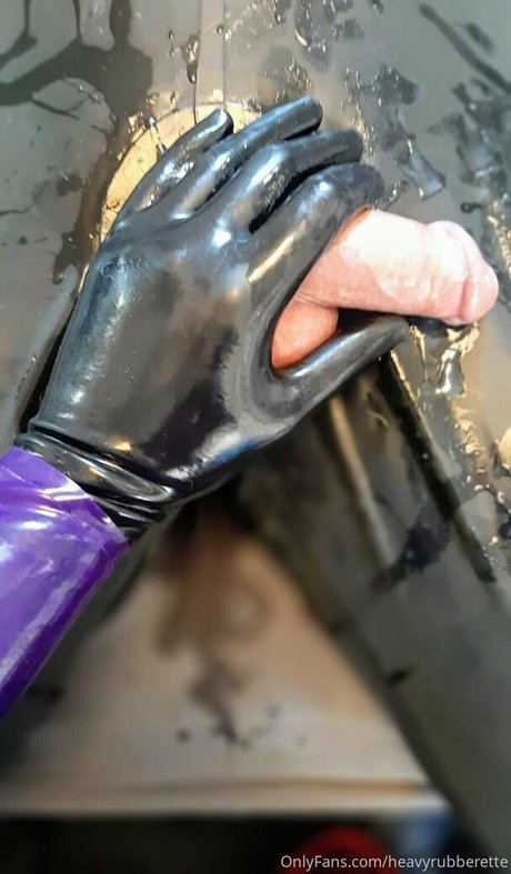 heavyrubberette pretty actress pics