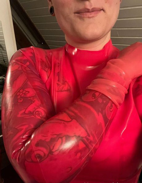 heavyrubberette star adult photo