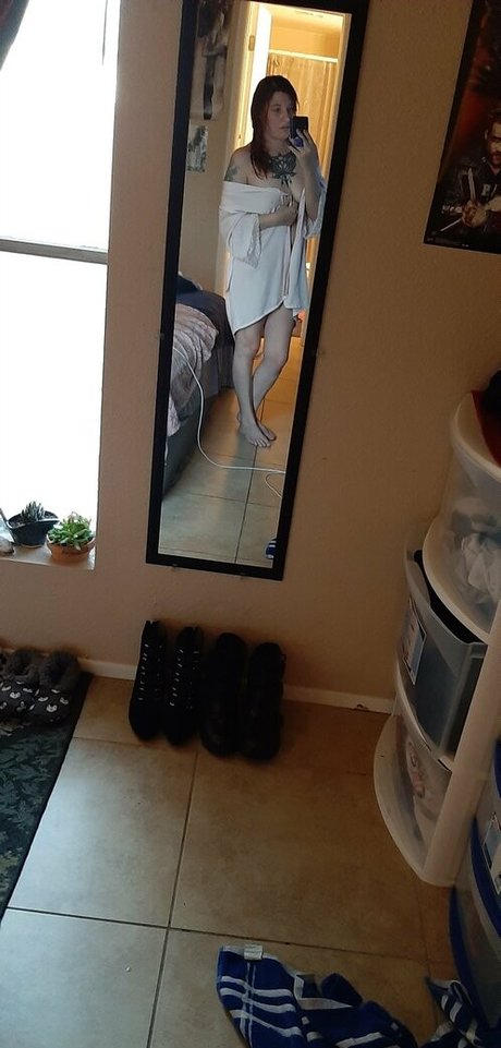 Lewdladyj nude actress image