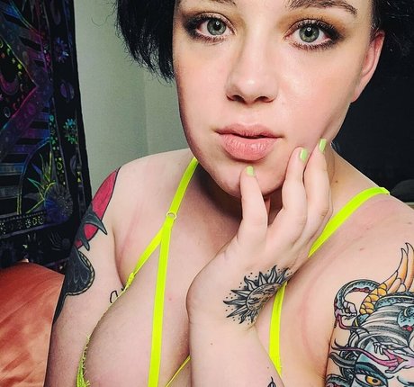 thequeenhasarrived star pretty pic