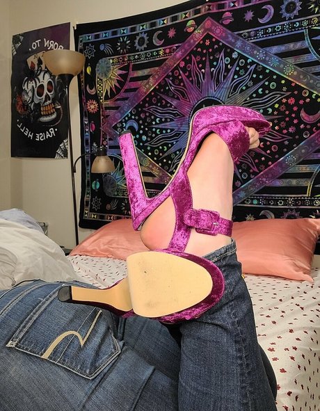 thequeenhasarrived nude actress gallery