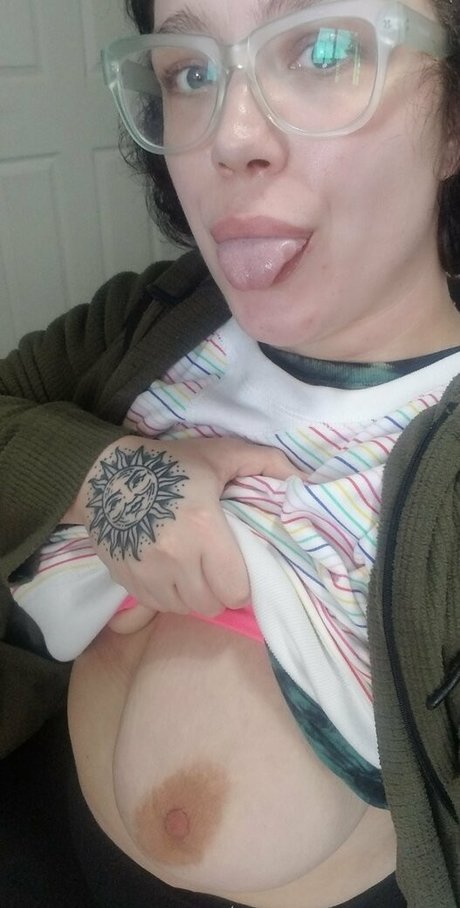 thequeenhasarrived model xxx image