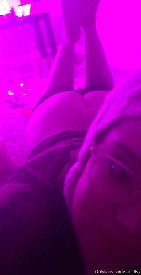 thequeenhasarrived model adult pic