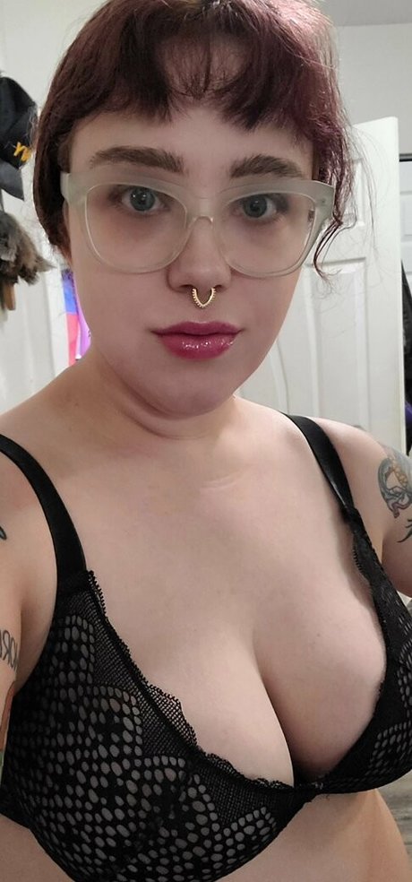 thequeenhasarrived free model picture