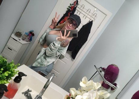 havochaleyvip porn star image