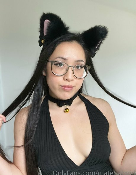 materialsgirl model pornographic pics