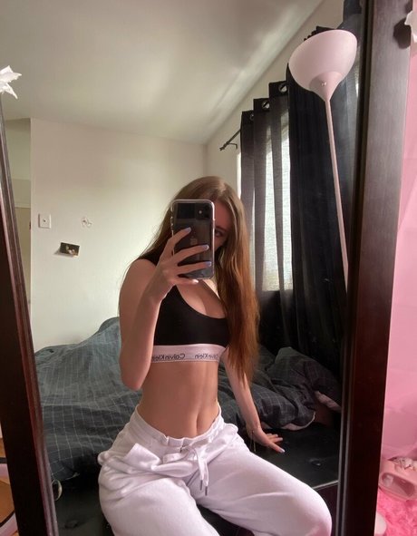 lunallyfree nudes pornstar pic