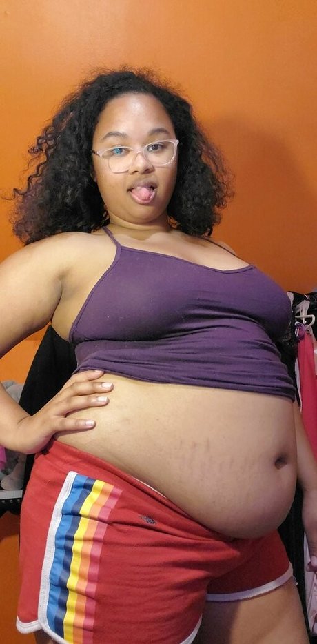 chubbyvalerie model naked images