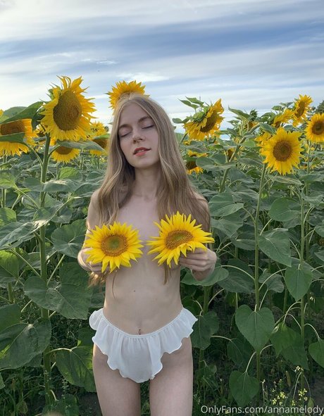 annamelody pornstar erotic img