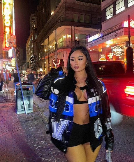 annouveauriche pornographic actress photo