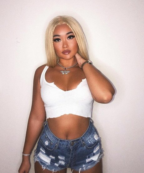 influencer girls onlyfans free naked images