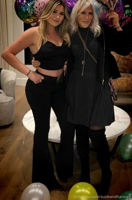 suzieandhannah hot actress gallery