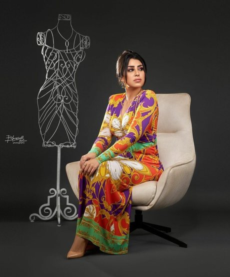 Ayten Amer art model pictures