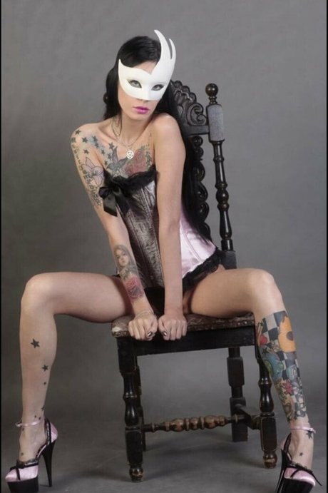 angelica dynamite art model img