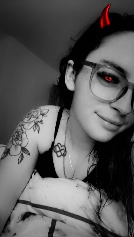 miniloupxxx model top photo