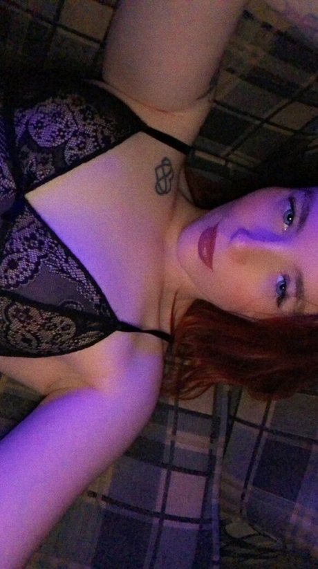 miniloupxxx naked model img