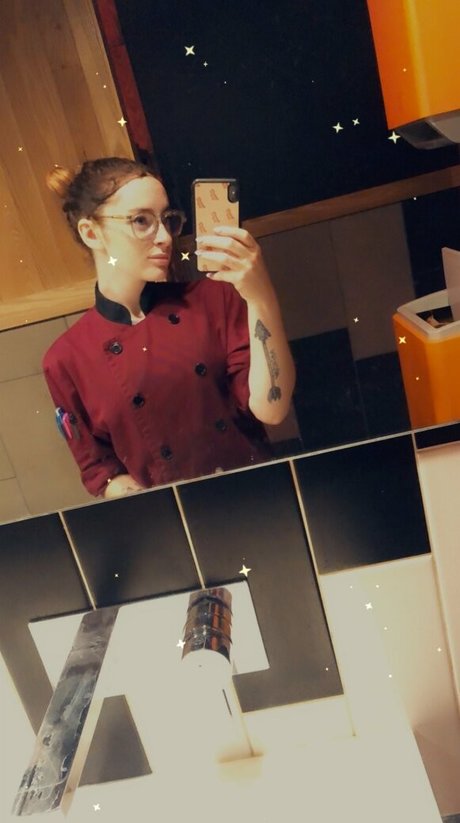 miniloupxxx model erotic image