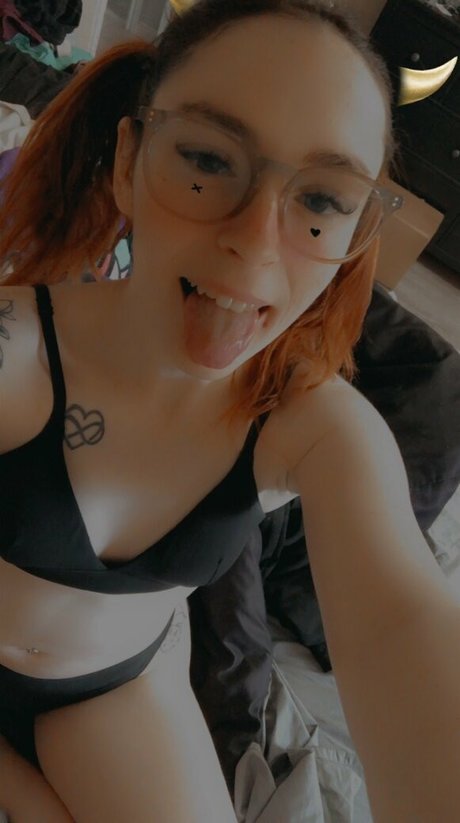 miniloupxxx porn star photo