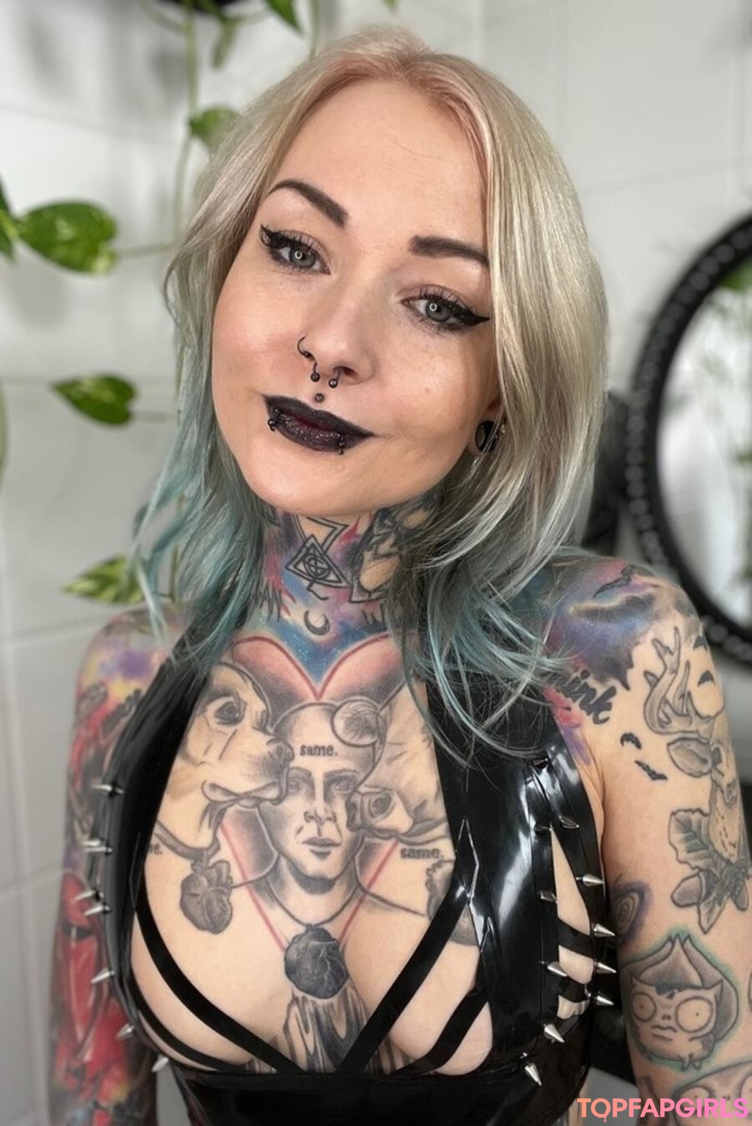 KristyVonKashyyyk pretty pornstar gallery