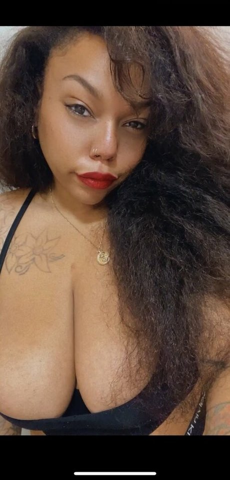 BadGyalGoodLife pornographic actress photo