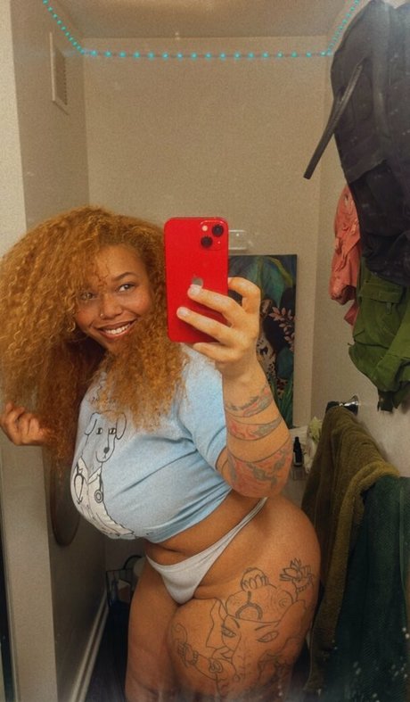 BadGyalGoodLife hot actress pic