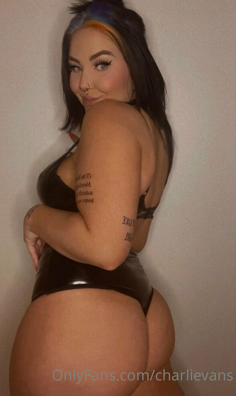 Charli Evans star hot photo