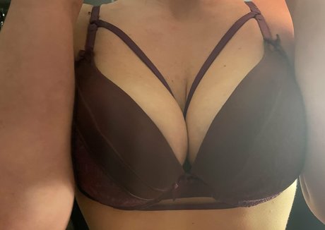 belle hella hot model galleries