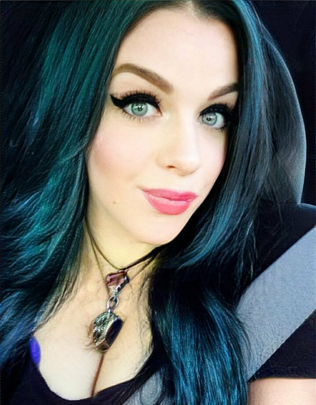 belle hella pretty model pictures