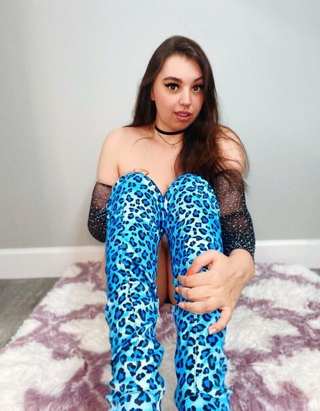 vixenvixie naked model images