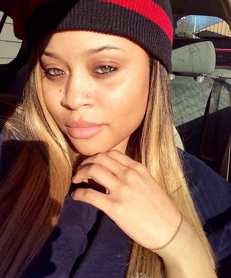 Jasmine Gunn model exclusive photos