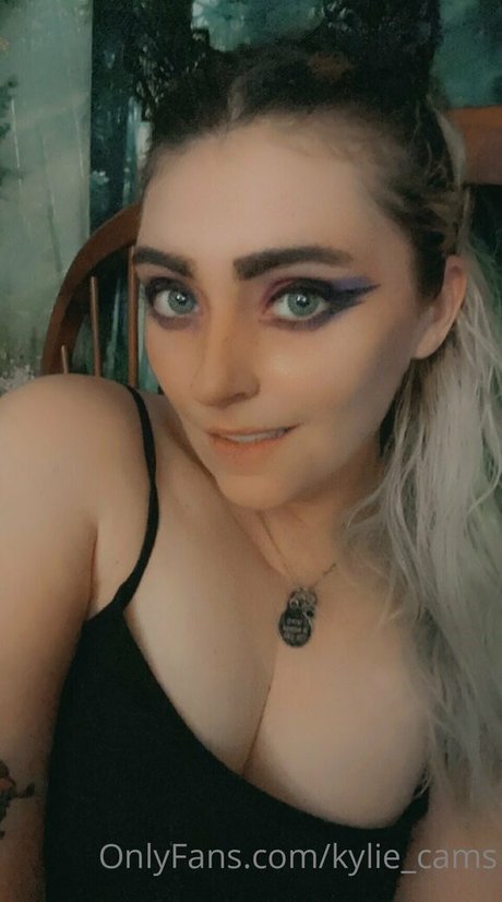 kylie cams art actress photo