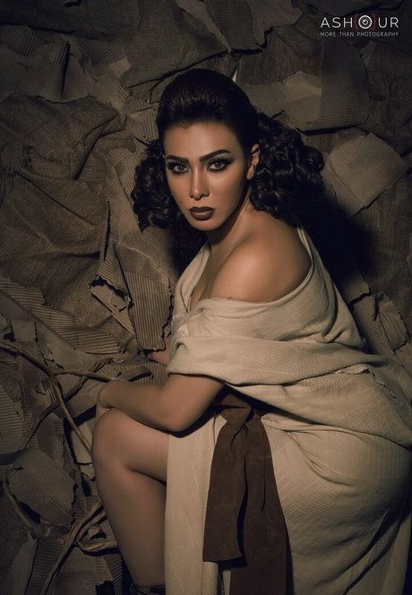 Mirhan Hussein model hot pic